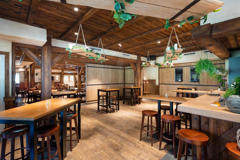 BREEDVELD P110 - Eetcafé - ruwe hout look
