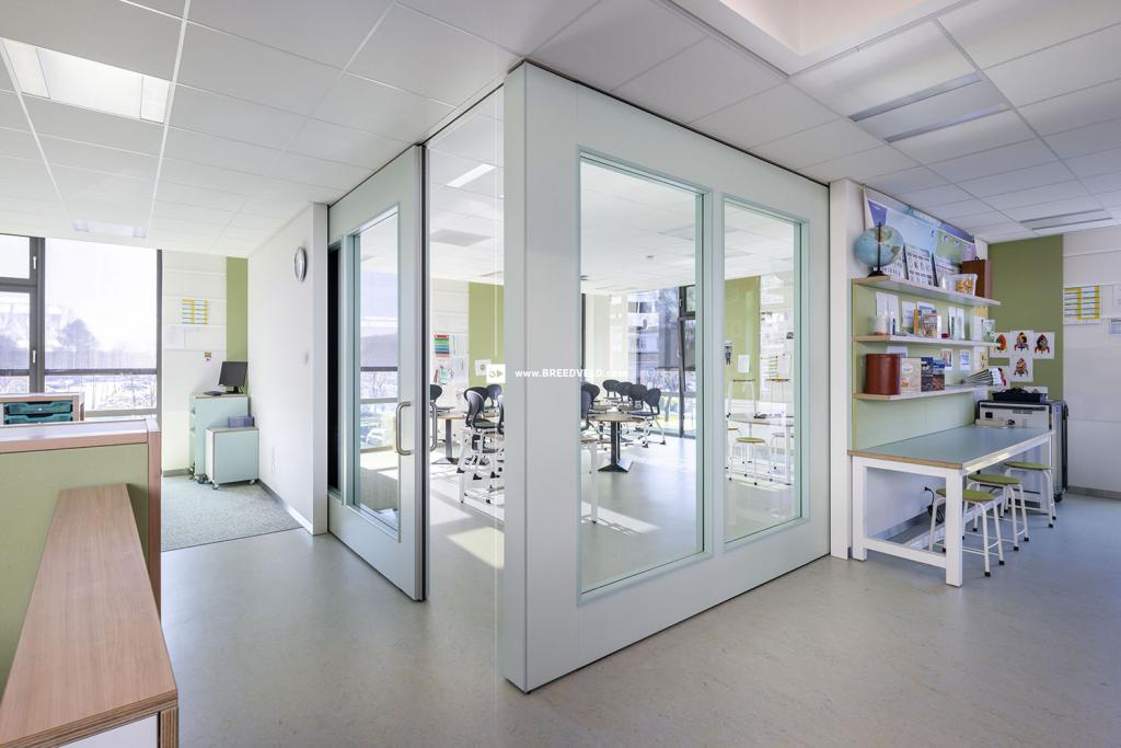 BREEDVELD S110gl - brede doorgang op school